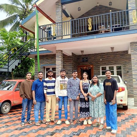 Halase Homestay Mudigere Bagian luar foto