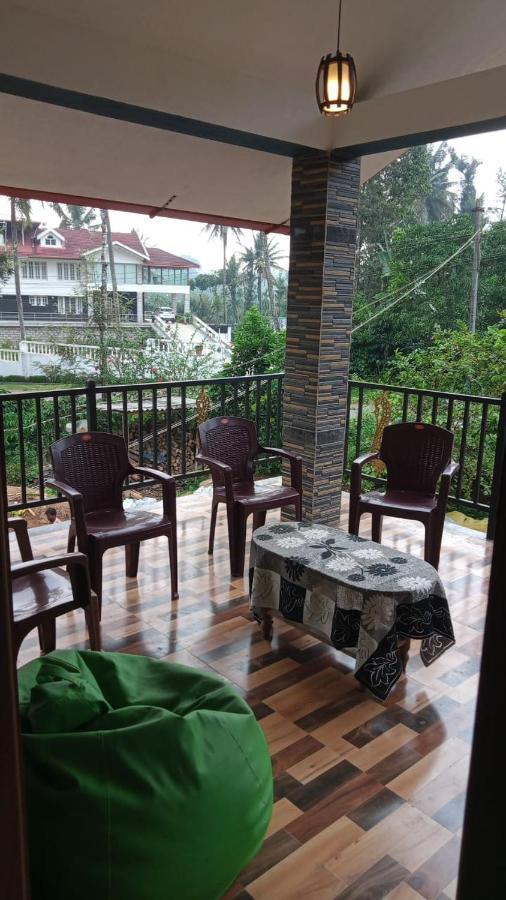 Halase Homestay Mudigere Bagian luar foto