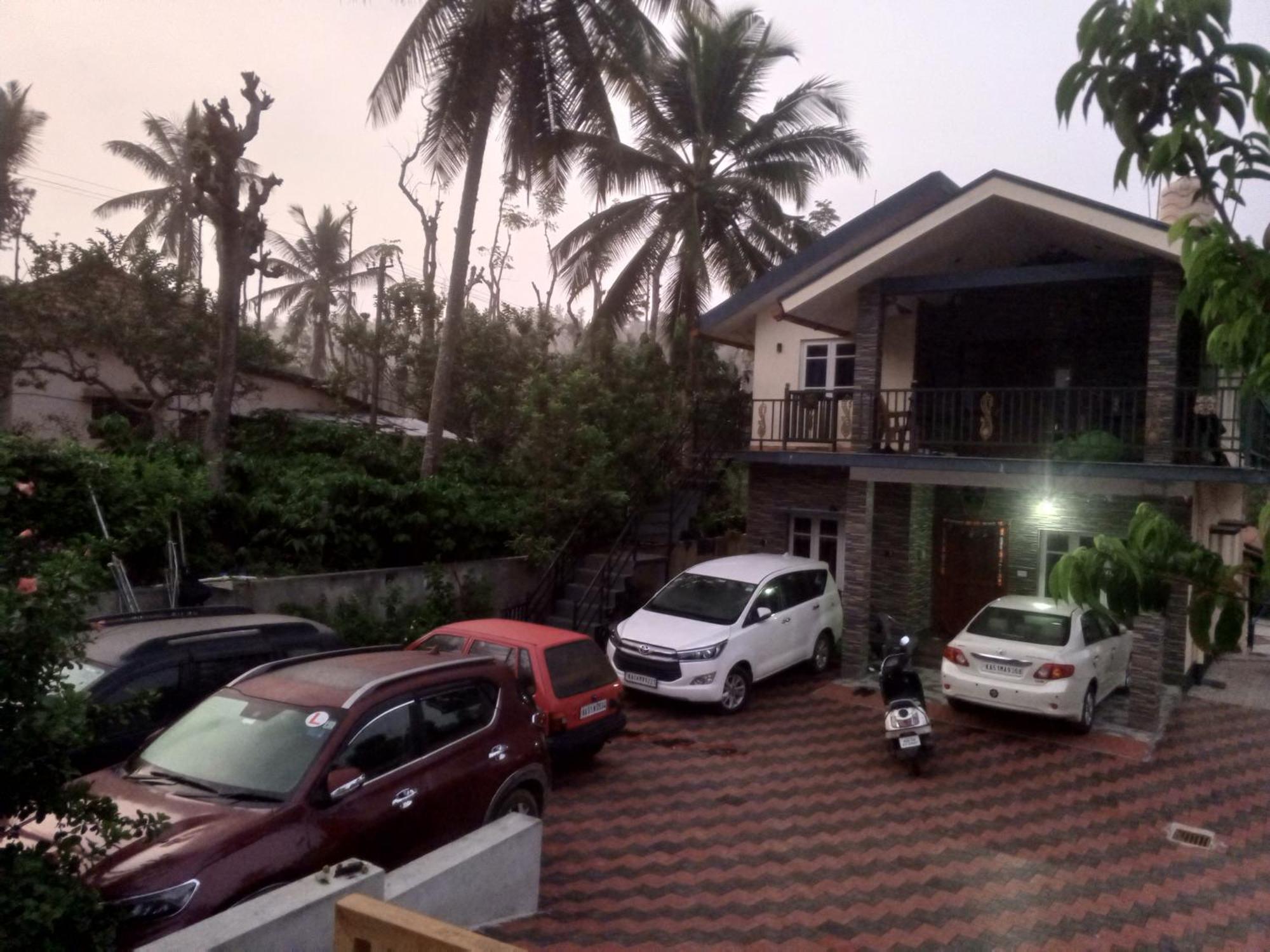 Halase Homestay Mudigere Bagian luar foto